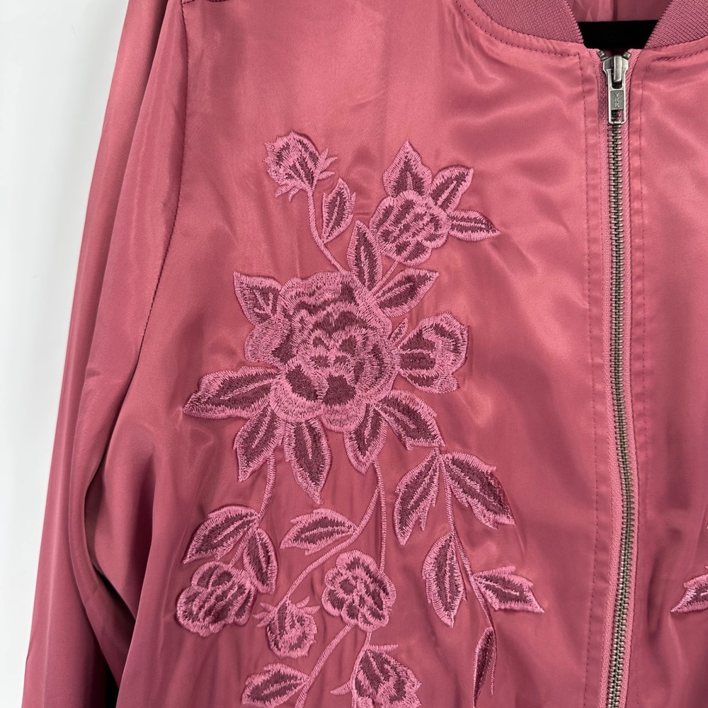 Torrid Bomber Jacket Rose Pink Floral Embroidery Zipper Womens Size‎ 2X - Picture 8 of 11